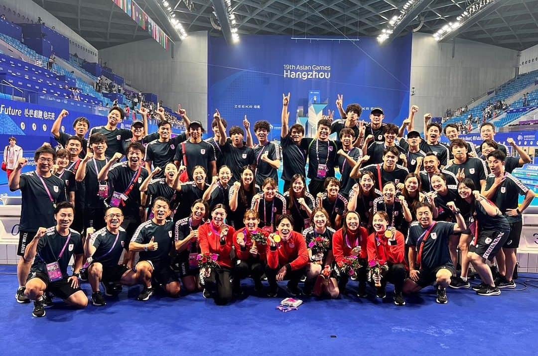 小堀倭加のインスタグラム：「. Asian Games  Hangzhou 2022🇨🇳  400Fr 🥉 4×200FR 🥈 800Fr 🥈  納得のいくタイムではありませんでしたが、前回大会の結果を全種目で上回ることができたので良かったです。 たくさんの応援ありがとうございました。 . 連戦になりますが来週、再来週はドイツ、ギリシャで開催されるワールドカップに出場します！ 国際経験を積んで来年に向けて、さらにレベルアップできるように頑張ります。  #asiangames2022  #asiangameshangzhou2022  #teamjapan  #tobiuojapan」