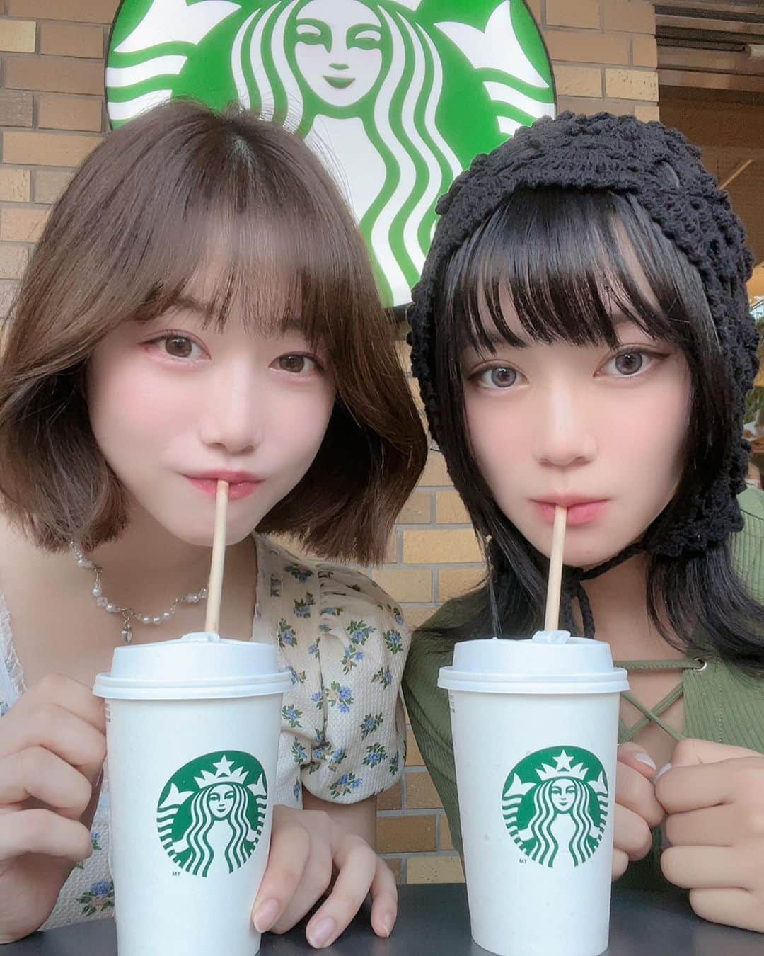 小湊優香さんのインスタグラム写真 - (小湊優香Instagram)「9月も楽しかったけど10月楽しみ多すぎる！！！！！ @kouzukimhr   2人とも連勤詰めすぎたから10月は休み増やしたんだ😌🫶  コンカフェゲスト出勤も池ハロもその他もろもろ楽しみだね〜💓  10月は何回泊まりに来てくれるんでしょうか！！！笑  9月は体調崩さなかった！笑 髪の毛を更に切った！サラダ弁当にハマった！成城石井のバルサミコ酢最強！ 仕事もプライベートもまひろちゃんとたくさんいた！一緒に居すぎて写真あんまない！笑 仕事で弾丸京都して、綾波コスで実践来店して大勝利した(  ᐢᢦᐢ )笑  仕事の休憩中にカラオケ行って外でたらゲリラ豪雨に当たったのも思い出😌笑」9月30日 22時21分 - y.miranic