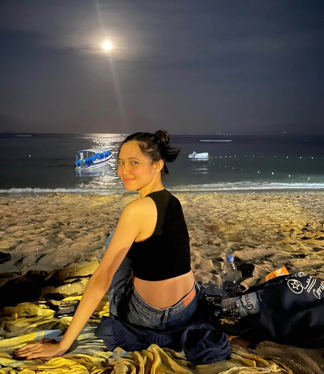 ジェニファー・ラヘル・ナタシャさんのインスタグラム写真 - (ジェニファー・ラヘル・ナタシャInstagram)「how i spend my saturday night✨🌕」9月30日 22時24分 - rclnatasyaa