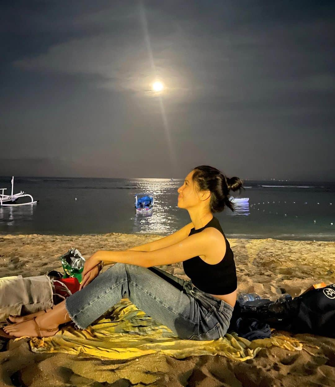 ジェニファー・ラヘル・ナタシャさんのインスタグラム写真 - (ジェニファー・ラヘル・ナタシャInstagram)「how i spend my saturday night✨🌕」9月30日 22時24分 - rclnatasyaa