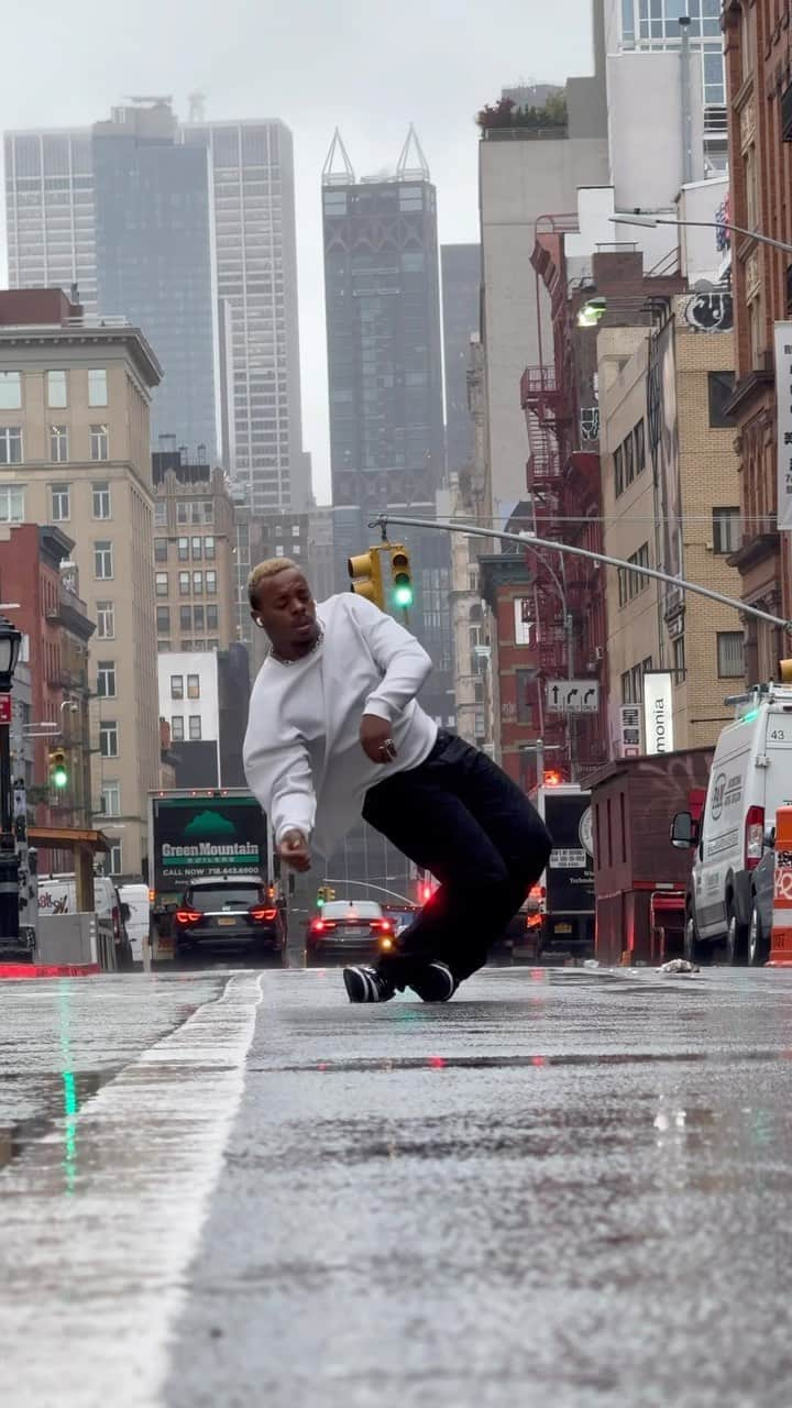 Lil Buckのインスタグラム：「An old tradition with @lilbuckdalegend 💪🏼💪🏼 Music @ryandowneymusic」