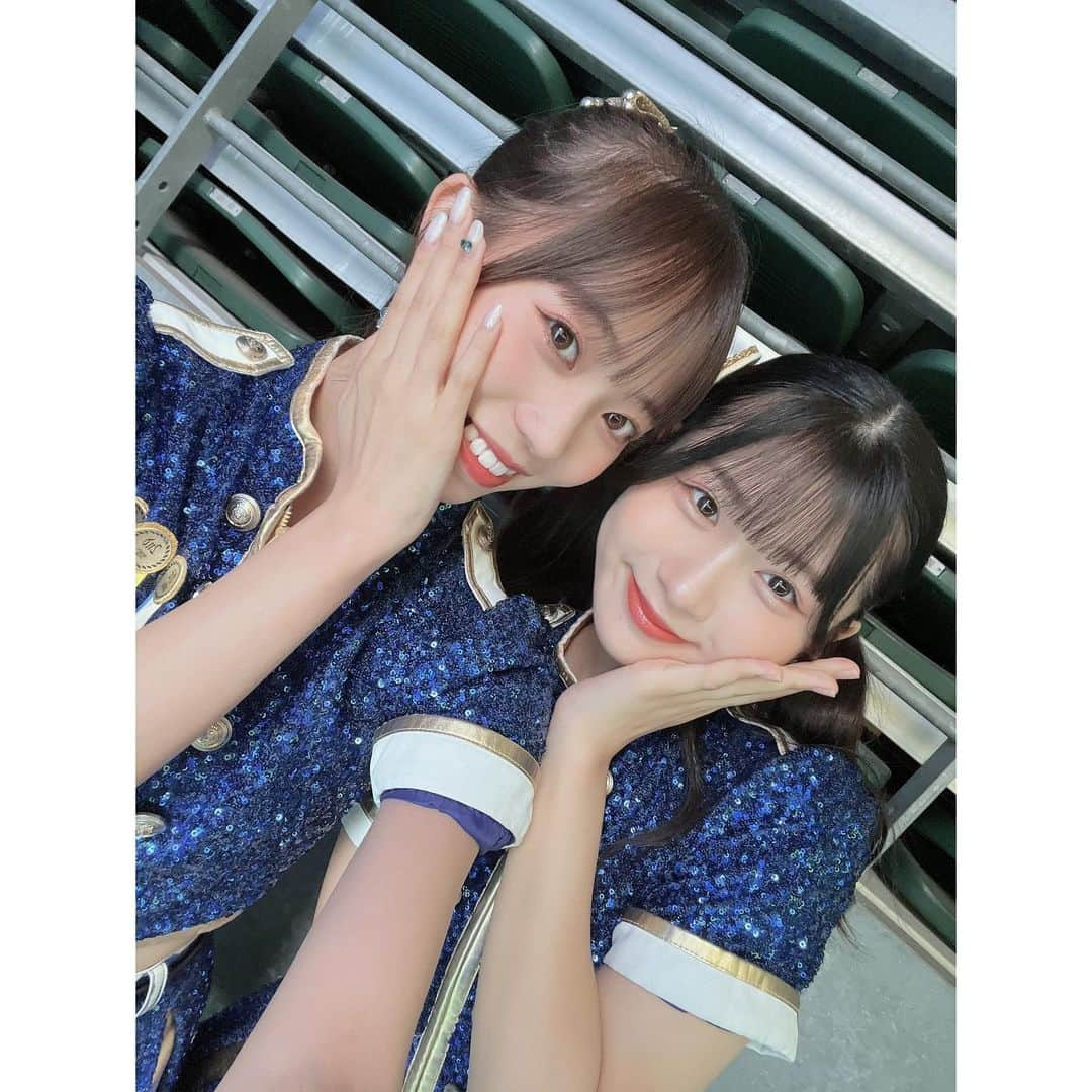 栗山梨奈さんのインスタグラム写真 - (栗山梨奈Instagram)「J2リーグ第37節 大分トリニータvs大宮アルディージャ  スペシャルLIVEありがとうございました！！⚽️🐢💙 前回のトークショーとは違い今回はピッチでのスペシャルLIVEをさせていただきました！  サポーターの皆さんと「アレオ・トリニータ」を歌ったりニータン、リッジーと一緒に「恋するフォーチュンクッキー」も踊りました！🐢🐇🍪 凄く凄く楽しかったです！  こうしてまたトリニータさんの試合にゲストとして呼んでいただけてとても嬉しかったです！  次こそは絶対勝つ！！ 頑張れ大分トリニータ！全力で応援します！！💙  #大分トリニータ#大宮アルディージャ#ニータン#リッジー#大分県#大分#J2#Jリーグ#トリサポ」9月30日 22時35分 - krn_hkt48