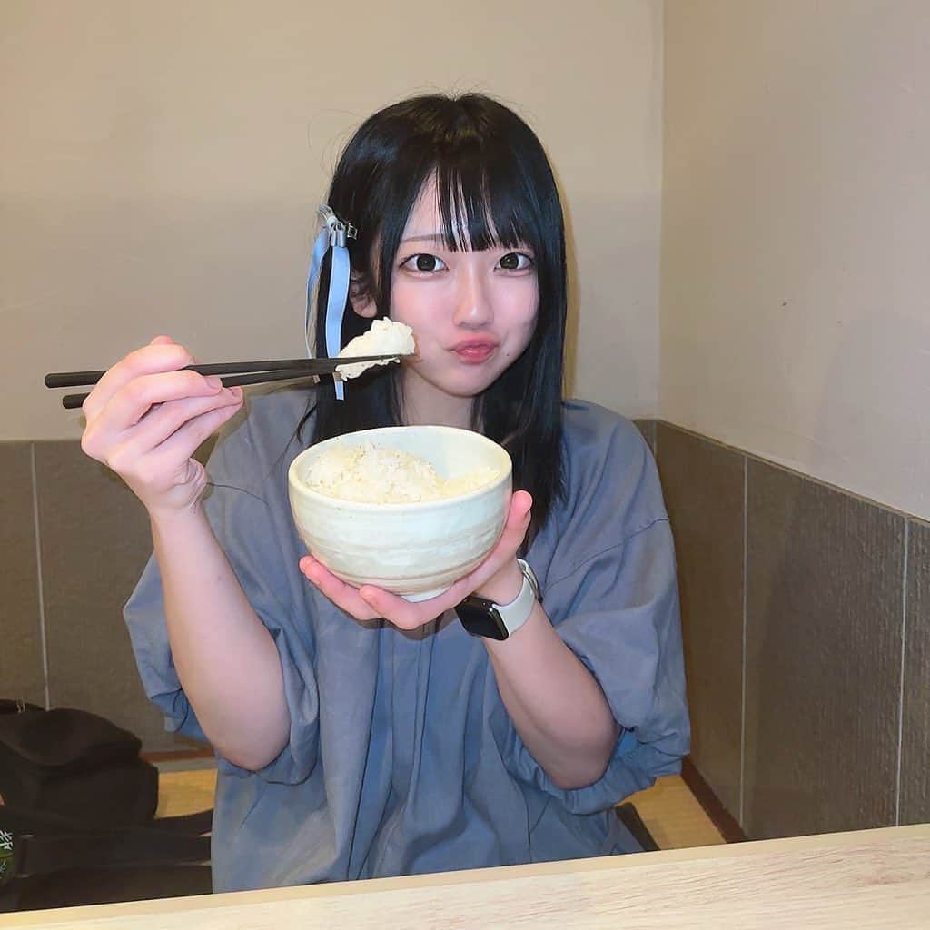池田杏菜のインスタグラム：「🍚🩵🍚🩵🍚  やっぱり白米が一番好きダ  .  #ご飯食べう時は大盛りだヨ #げんきもりもり池ちゃんだヨ  . . .」
