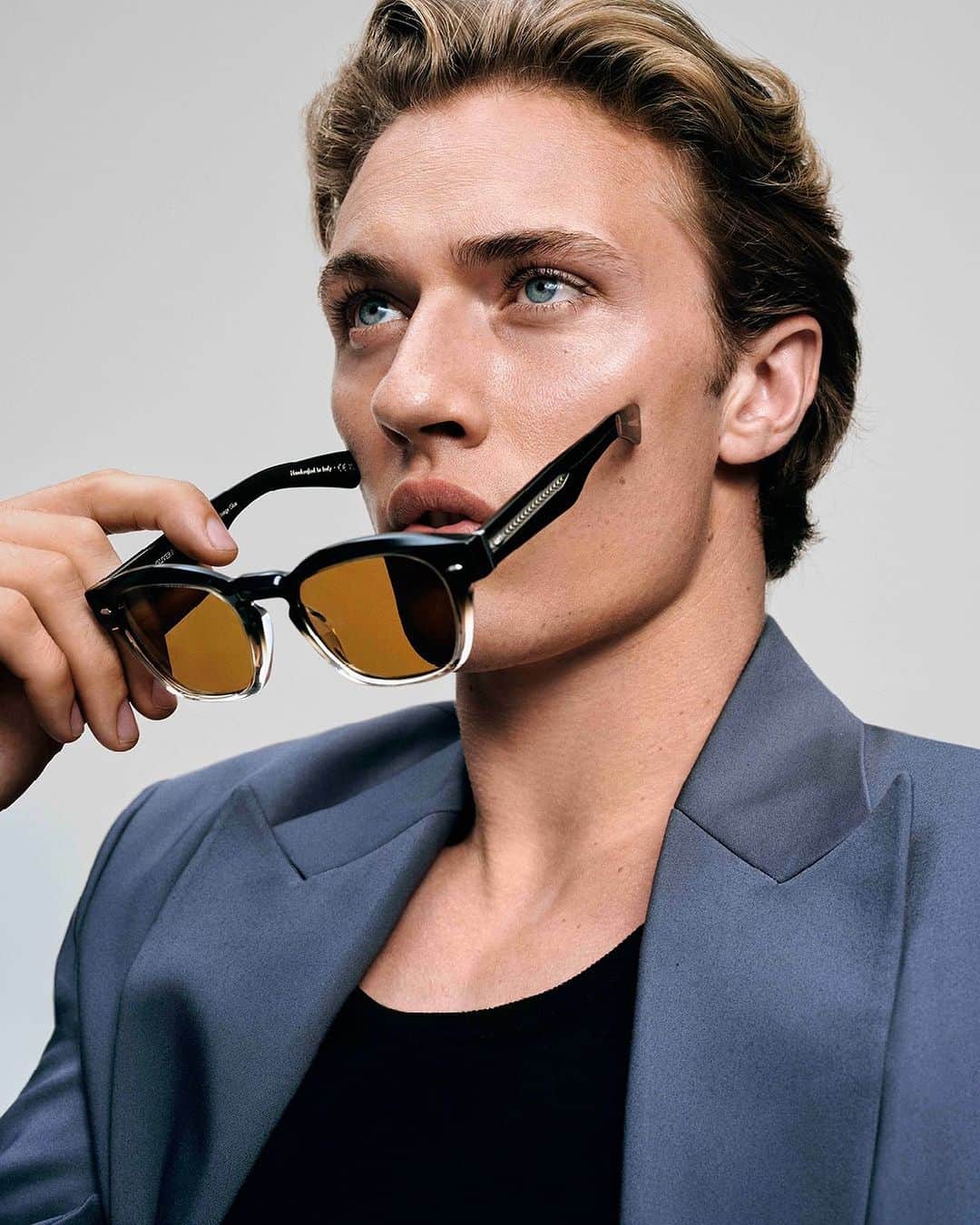 オリバーピープルズのインスタグラム：「MAYSEN in movement.⁠ ⁠#OliverPeoples Fall 2023⁠」