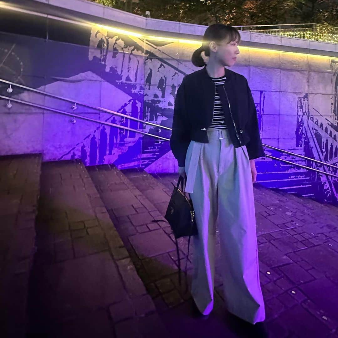江原千鶴（エハラチヅル）のインスタグラム：「みうが撮ってくれた✨  夜はちょっと長袖も着れるようになってきて嬉しい😆  身長150cmの私でもサイズがぴったりのstrataさんのお洋服💕  デザインも可愛くてめちゃくちゃ気に入ってる〜😍  クーポンもらったのでぜひ！ ---------------------- @strata_jp  ¥550オフクーポン：23au_chizuru 使用期限：2023/10/15まで 対象商品：STRATA全アイテム ----------------------  #strata #PR#小柄女性向けブランド  #身長150cm #ママコーデ」