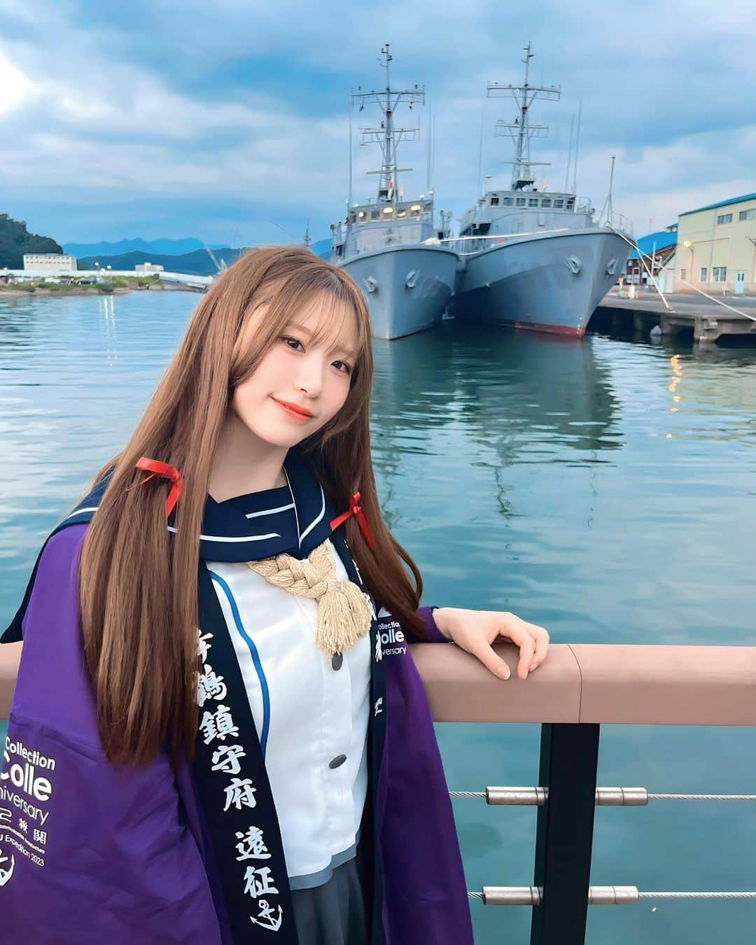 AKARIのインスタグラム：「今日は艦娘音頭楽しかったー！✨  明日はいよいよ、 C2機関“1MYB”特別ライブin MAIZURU。  個人的にも関西でライブは沢山やってきたけど、 「京都」でのライブは初！ 凄く楽しみ〜✨✨  よーし！熱い演奏するぞ～🎸  盛り上がりましょうー☆ おねがいします🍎  #艦これ #舞鶴遠征 #C2機関 #1MYB」