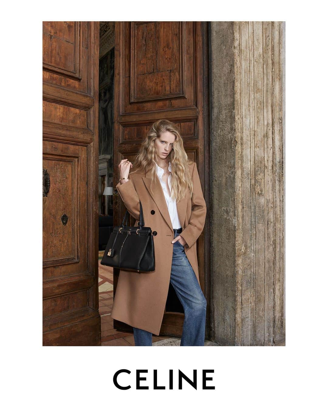 Celineのインスタグラム：「LA COLLECTION DES GRANDS CLASSIQUES CELINE SESSION 07  CELINE CONTI BAG   CELINE TAILORING CELINE VICUNA OVERCOAT  CELINE DENIM CELINE POLLY JEANS  COLLECTION AVAILABLE NOW IN STORES AND ON CELINE.COM  ABBY @HEDISLIMANE PHOTOGRAPHY AND STYLING ROME SEPTEMBER 2023  PALAZZO FARNESE   CELINE’S LATEST WOMEN’S CAMPAIGN FOR LA COLLECTION DES GRANDS CLASSIQUES HAS BEEN PHOTOGRAPHED BY HEDI SLIMANE IN ROME IN SEPTEMBER 2023 AT PALAZZO FARNESE.   FOR THE FIRST TIME EVER, A COUTURE HOUSE HAS GAINED ACCESS TO THE PALACE.  PALAZZO FARNESE, A RENOWNED ROMAN PALACE, DESIGNED BY ANTONIO DA SANGALLO IL GIOVANE, BUILT IN THE 16TH CENTURY AND COMPLETED BY MICHELANGELO, IS AN EXAMPLE OF HIGH RENAISSANCE ARCHITECTURE.  HOME TO NUMEROUS MASTERPIECES COMBINING PAINTINGS, SCULPTURES AND ARCHITECTURE;  GALLERIES ARE DECORATED WITH FRESCOS INCLUDING THE MONUMENTAL FRESCO CYCLE BY ANNIBALE CARRACCI, WALLS ARE EMBELLISHED WITH TAPESTRIES AMONGST DECORATED SARCOPHAGUSES AND ROMAN SCULPTURES.   THE PALACE HAS BEEN THE FRENCH EMBASSY’S RESIDENCE IN ITALY SINCE 1874.  #CELINEBYHEDISLIMANE」