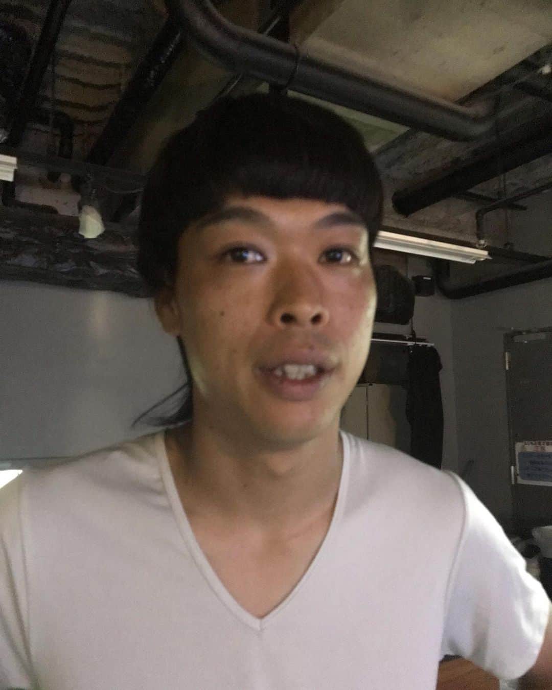 朝地亮介さんのインスタグラム写真 - (朝地亮介Instagram)「8月の写真たち #ハチ公前ボディ #べーやんと試写会 #NHKの楽屋の意味わからん場所で寝だす原田さん #真べぇさんお寿司ご馳走さまでした #オールザッツにて個性なしお #花谷フラペチーノ #伝説のナンパ師 #バッテリィズエース #ケビンスコンボイ #1人ディズニー」9月30日 23時06分 - snufkins_asaji