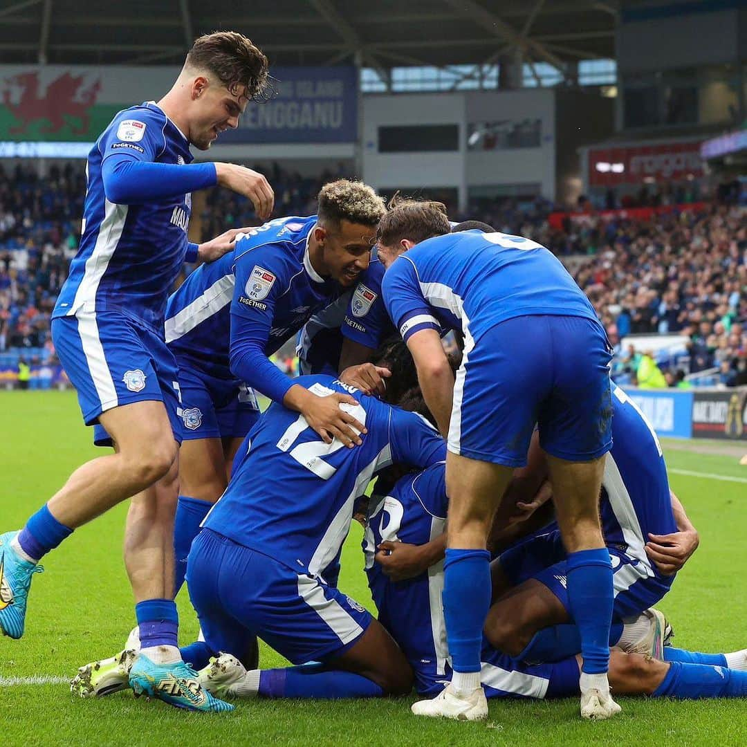 カラム・ロビンソンのインスタグラム：「This team 💙 #CardiffCity」