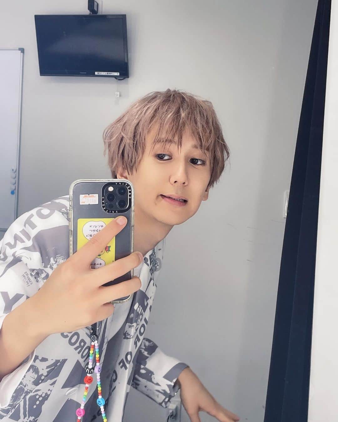 のインスタグラム：「ツアーファイナル東京 ありがとうございました！！  僕達の夏が終わってしまったー... 本当に楽しかったです！！  また会えますように〜！！！🫶」