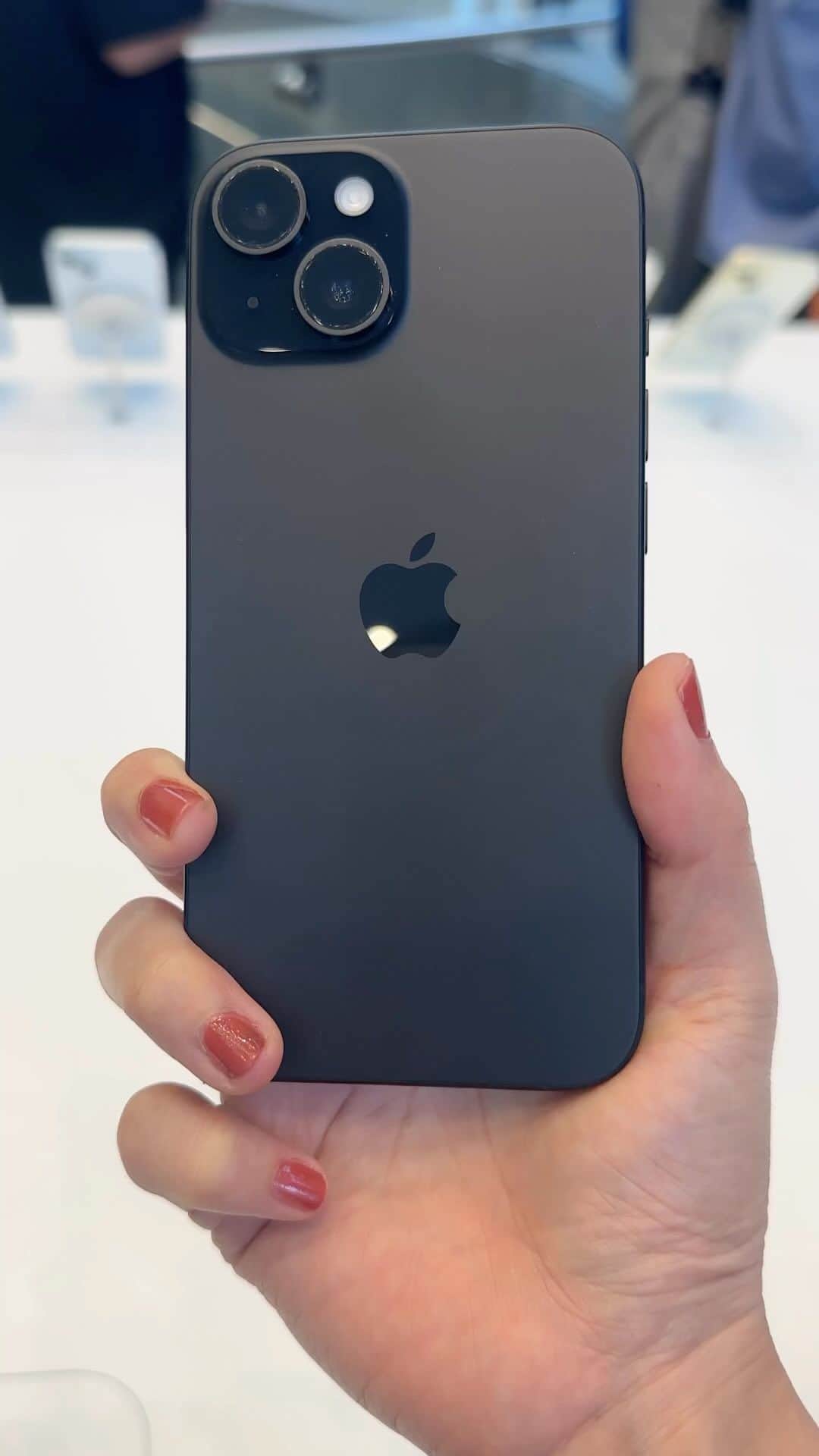 弓月ひろみのインスタグラム：「iPhone 15 series ❤️lovely！」