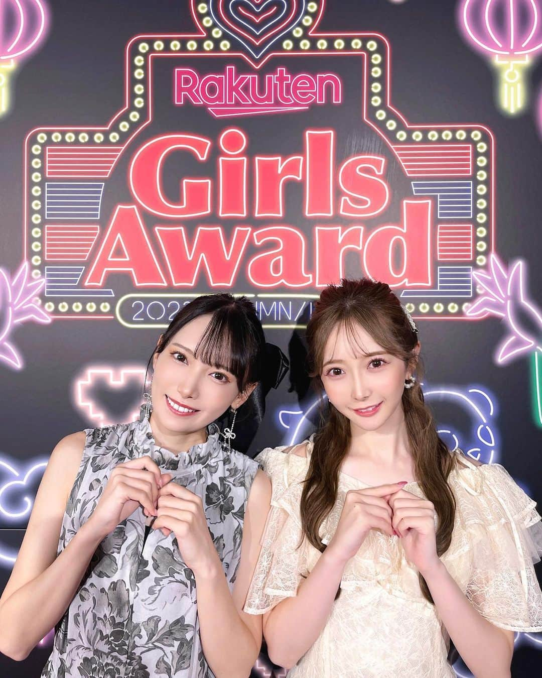 鈴木瞳美さんのインスタグラム写真 - (鈴木瞳美Instagram)「❤︎  ＂Rakuten GirlsAward 2023 AUTUMN/WINTER＂ ありがとうございました💄🤍  すっごくすっごく緊張したけれど 最高たのしかったあああ！！  色々なステージに出演させていただきました…❤︎  ランウェイも客席も キラキラに輝いて見えたよ〜💭  会場や配信で見守ってくださったみなさん 本当にありがとうです…！！ みんなのおかげでまた1つ夢が叶ったよ👼🏻ﾞ  これからももっともっとがんばらなきゃだね  いつもとは違う雰囲気もすきですか…？❤︎」9月30日 23時23分 - suzuki_hitomi__