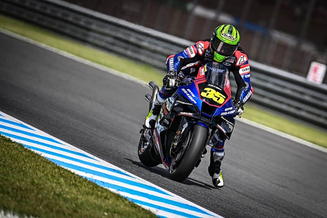 YamahaMotoGPさんのインスタグラム写真 - (YamahaMotoGPInstagram)「💬 @calcrutchlow, Grand Prix of Japanese - Sprint Result - 18th:  "Today was a difficult day, a lot more than yesterday. We were trying to use the soft rear tyre for duration for tomorrow in Free Practice 2, which we completed in a good way. Then, unfortunately, in qualifying we had a technical problem with one of the bikes. We were unable to get the front wheel changed in time to be able to profit and make a good lap time for the qualifyings. I was optimistic that I could have been further up the grid for the Sprint and the Race tomorrow. In the Sprint, unfortunately, I took a long-lap penalty because I kept touching in the green, which I never had to do before in my racing career - to have to do a long-lap penalty. It was good to be able to get some race situation and understand the mistakes it caused in a race situation being around the other riders. So, we gathered some data, this is very important. But it was not the best Sprint, and hopefully tomorrow we can look at which package we will race and be able to get some more data for the future."  #MonsterYamaha | #MotoGP | #JapaneseGP」9月30日 23時47分 - yamahamotogp