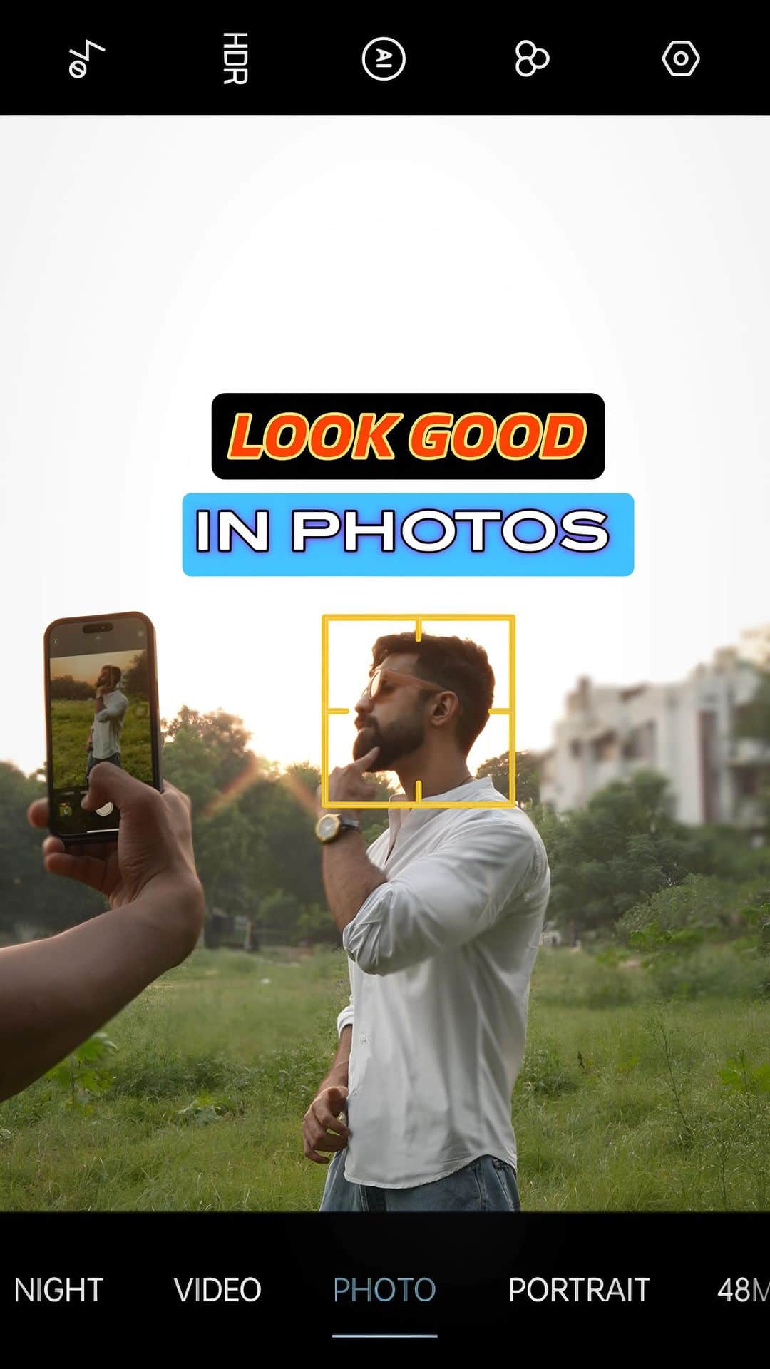 Karron S Dhinggraのインスタグラム：「Look Good In Photos🤳 *Hacks*  Save & Share this Video If you or your friend struggle with bad photos📲 . . . #TheFormalEdit #Selfie   #pose #poses #photography #phonephotography #howto #filter #trending #trendingaudio #trendingreels #lifehacks #blogger #fashionblogger #phototips #lookgood #tricks」