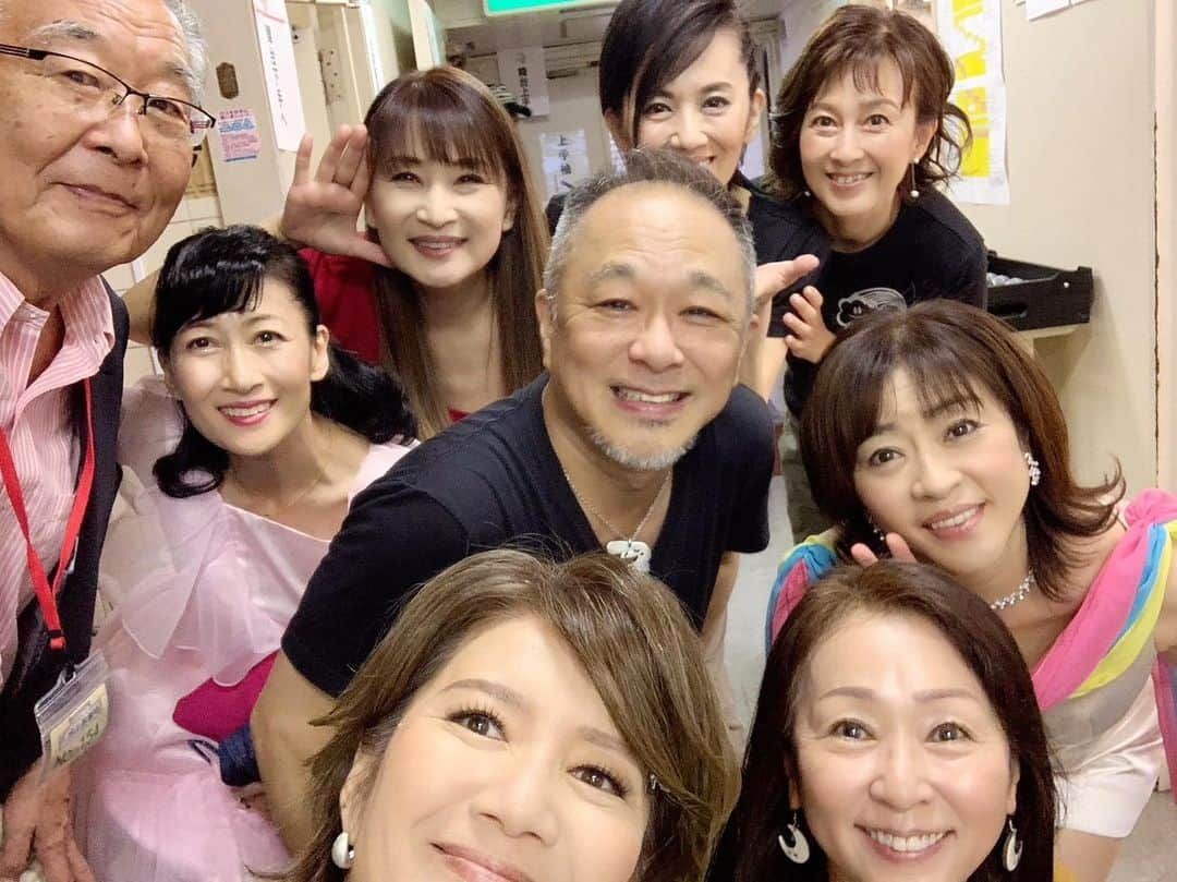 西山浩司さんのインスタグラム写真 - (西山浩司Instagram)「お神セブン40thコンサート🎵 みなさん可愛いくて素敵で、そして、泣いた泣けた😭それぞれがいろんな山を乗り越えて今の輝きに‼️それが存分に伝わる素晴らしいライブでした👍恐るべし不作の83年アイドル達🧡松本明子ちゃん❣️森尾由美ちゃん❣️木元ゆうこちゃん❣️大沢逸美ちゃん❣️桑田靖子ちゃん❣️小林千絵ちゃん❣️そして三宅さんもお疲れ様でした🌈」10月1日 0時35分 - waruo1981