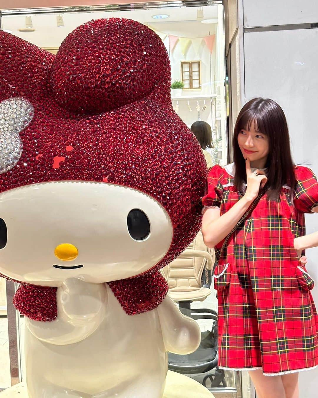 島崎遥香さんのインスタグラム写真 - (島崎遥香Instagram)「🐰🎀🌼  Dress&Eyewear @coach_japan  Shoes @chanelofficial   #ぱるふく」10月1日 0時39分 - paruuuuuru