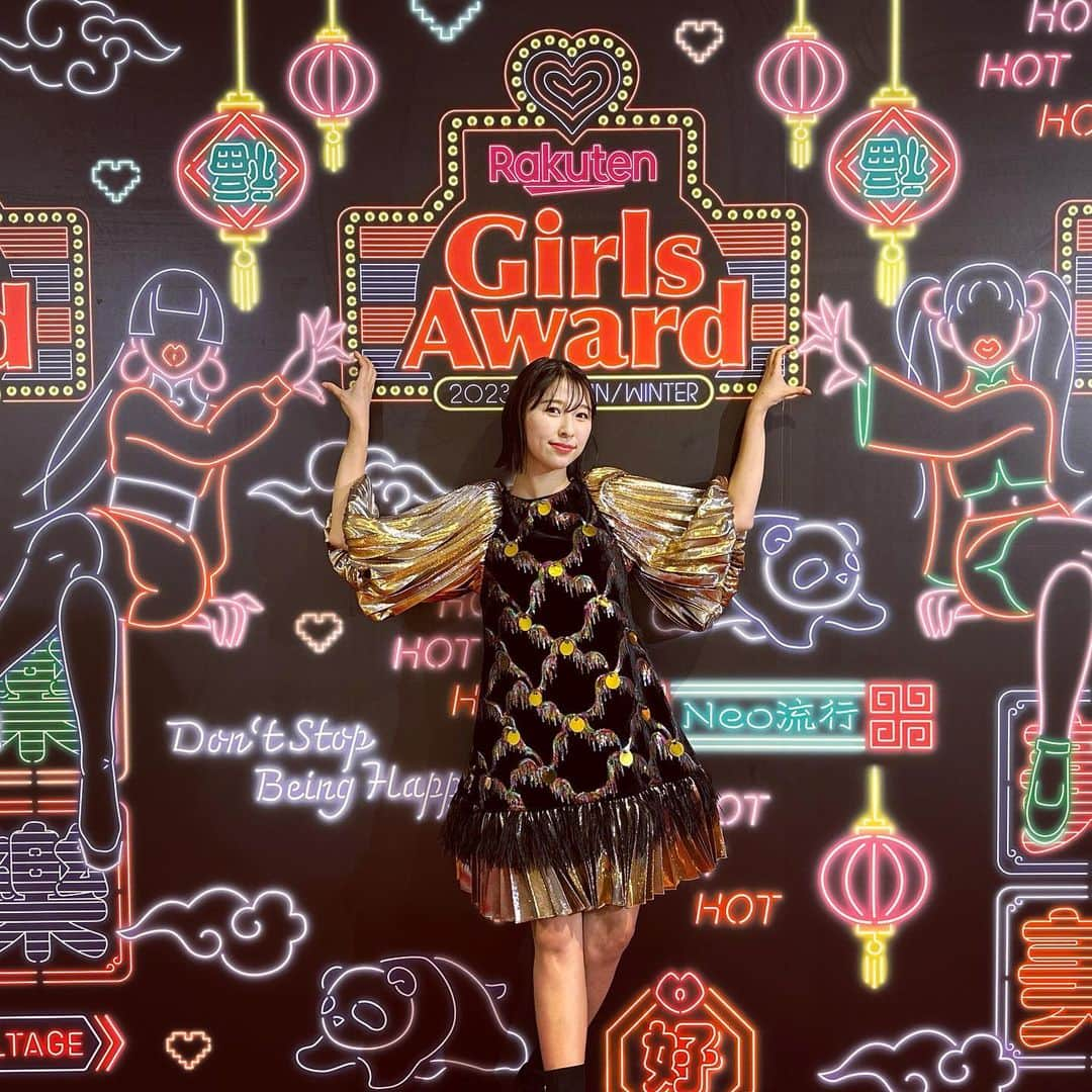 玉井詩織さんのインスタグラム写真 - (玉井詩織Instagram)「🫶 @girlsaward_official  #ハート作りたがりの人」10月1日 0時42分 - shioritamai_official