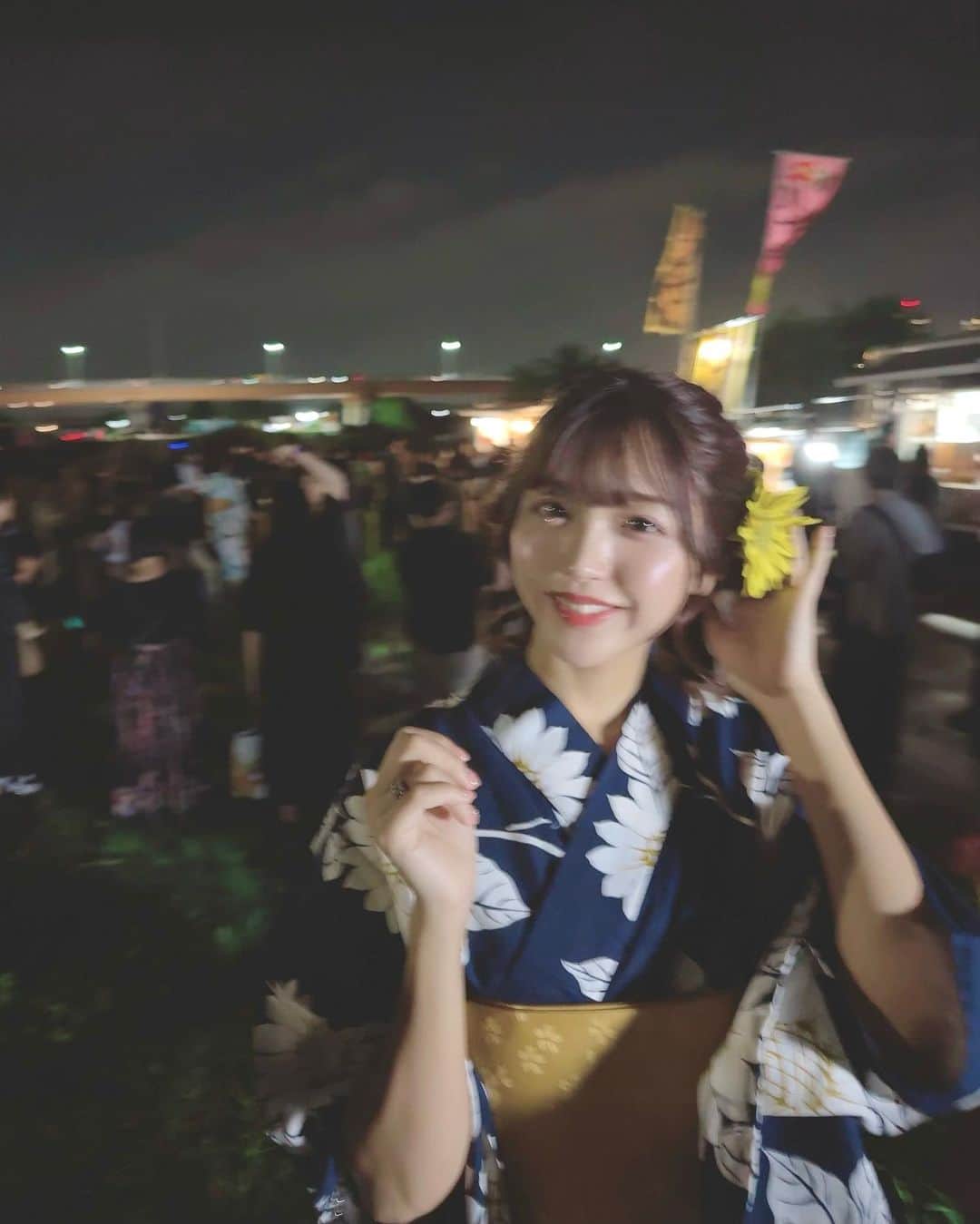 木下ひまりさんのインスタグラム写真 - (木下ひまりInstagram)「花火と月がとっても綺麗だった」10月1日 0時43分 - himari_kinoshita