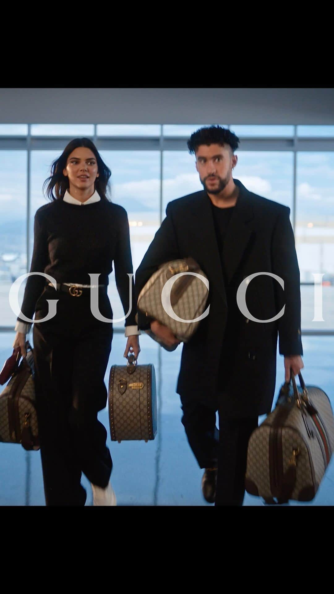 グッチのインスタグラム：「Adventures await.   Bad Bunny and Kendall Jenner in the new Gucci Valigeria campaign featuring the heritage-infused Gucci Savoy collection.   #GucciValigeria #BadBunny #KendallJenner」