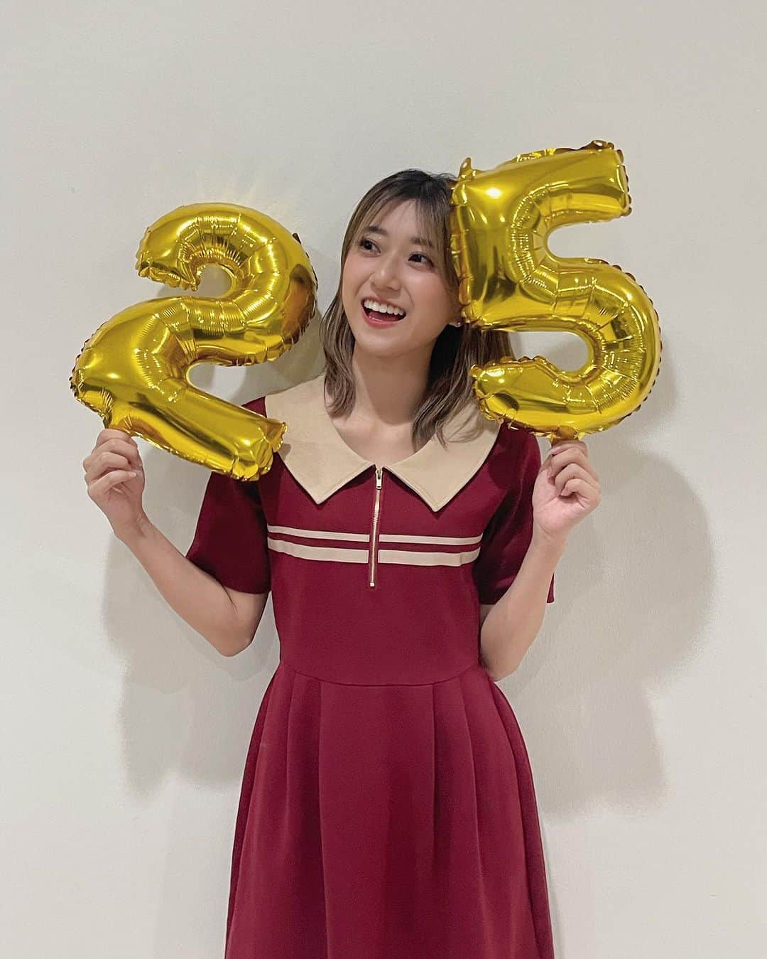 大久保美織のインスタグラム：「Happy birthday to me🎂🎉 #BNK48 #MioriBNK48 #大久保美織 #Miichan」