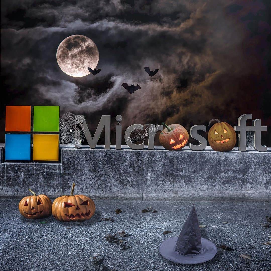 Microsoftさんのインスタグラム写真 - (MicrosoftInstagram)「September 30th vs October 1st」10月1日 1時35分 - microsoft