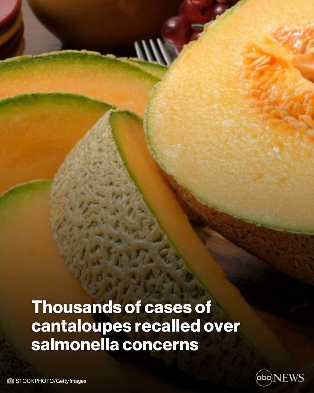ABC Newsのインスタグラム：「The FDA is warning that thousands of cases of Kandy Produce whole cantaloupes are being recalled over salmonella concerns.  The recalled cantaloupes were distributed between Sept. 5 and Sept. 16 in several states, according to the FDA.  Read more at the link in bio.」