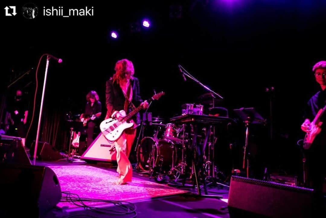 清春さんのインスタグラム写真 - (清春Instagram)「#Repost @ishii_maki  ・・・ 清春さん🌹   Live『Review』 at 渋谷WWW X  毎回最高を更新される。  これまでも今もこれからも ぜんぶが歌のなかに在りました。  今の清春さんのソロ、ほんとうに無敵です。  ぜひどこかで目撃されてください🌹」10月1日 2時33分 - kiyoharu_official