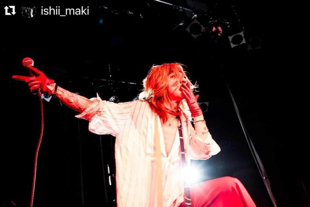 清春さんのインスタグラム写真 - (清春Instagram)「#Repost @ishii_maki  ・・・ 清春さん🌹   Live『Review』 at 渋谷WWW X  毎回最高を更新される。  これまでも今もこれからも ぜんぶが歌のなかに在りました。  今の清春さんのソロ、ほんとうに無敵です。  ぜひどこかで目撃されてください🌹」10月1日 2時33分 - kiyoharu_official