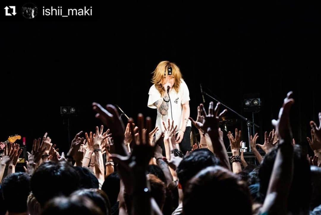 清春さんのインスタグラム写真 - (清春Instagram)「#Repost @ishii_maki  ・・・ 清春さん🌹   Live『Review』 at 渋谷WWW X  毎回最高を更新される。  これまでも今もこれからも ぜんぶが歌のなかに在りました。  今の清春さんのソロ、ほんとうに無敵です。  ぜひどこかで目撃されてください🌹」10月1日 2時33分 - kiyoharu_official