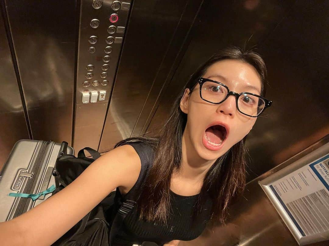 キム・ドヨンさんのインスタグラム写真 - (キム・ドヨンInstagram)「Doyeon Weverse update😧」10月1日 13時54分 - weme.doyeon