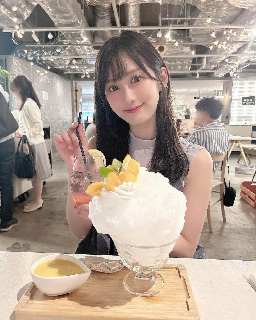 南早紀のインスタグラム：「まだまだ暑いね🍧」