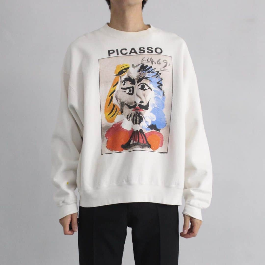 SANKAKUのインスタグラム：「. 1990s Picasso sweat made in USA 着用モデル:174cm - - - - - スペシャルなアイテムが入荷しました。 探しても出てこない貴重なピカソのスウェット オーバーサイズなのも◎ - - - - -  高円寺OTSUで15年培った経験を活かし、新形態でより都会的でクリーンなアイテムを提案致します。1点,1点をセレクトとし、古き良き物を現代に落とし込む高感度な古着屋です。  "OTSU TOKYO"ならではの洗練されたアイテムをたっぷりご用意しております。メンズ,レディース,幅広い年齢層に楽しんで頂けるお店になってるかと思います。 是非ご来店お待ちしております☺︎  - - - - - #古着屋 #下北沢 #デザイナーズ古着」