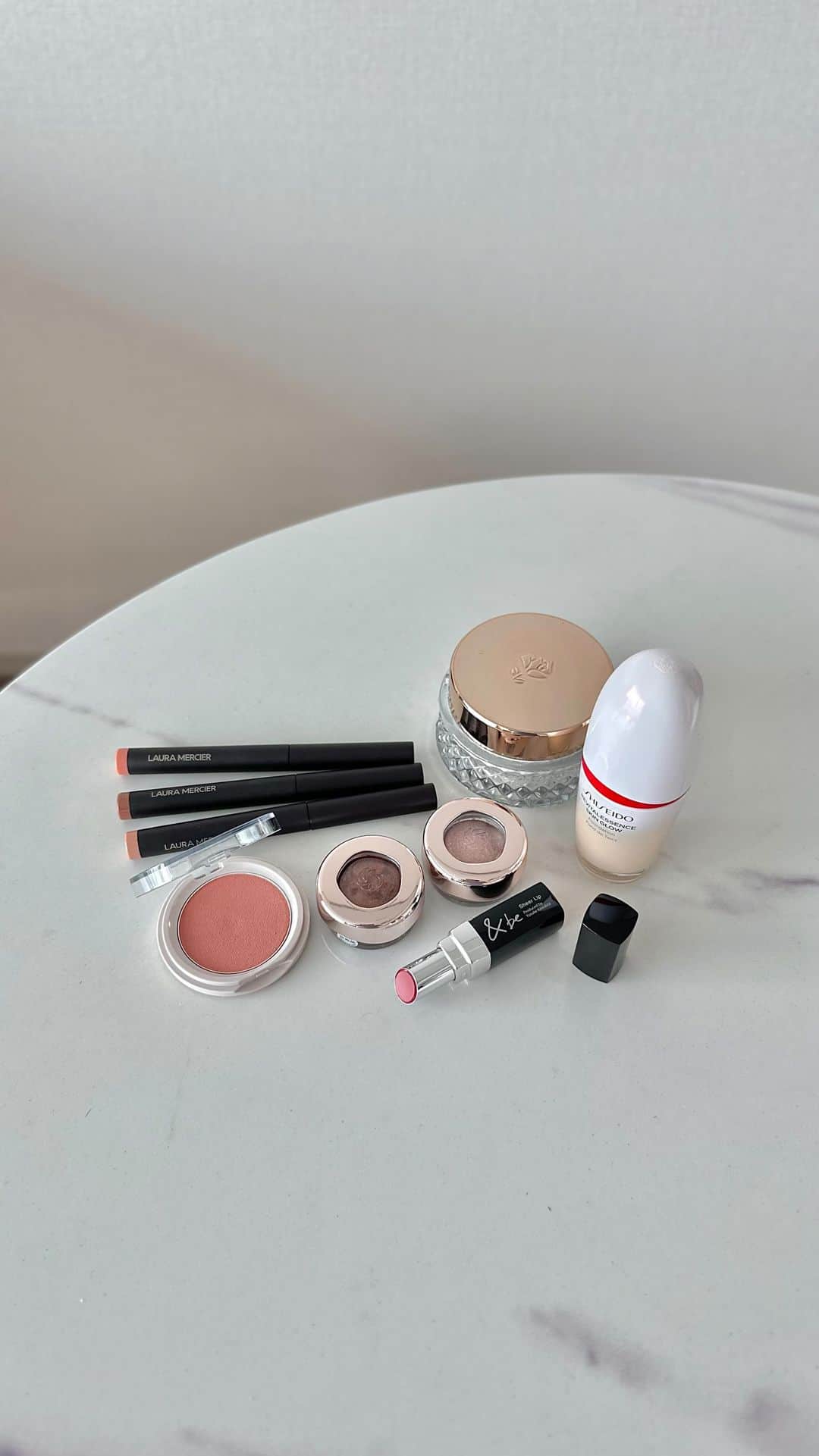 のインスタグラム：「2023.10.1 GRWM🩵」