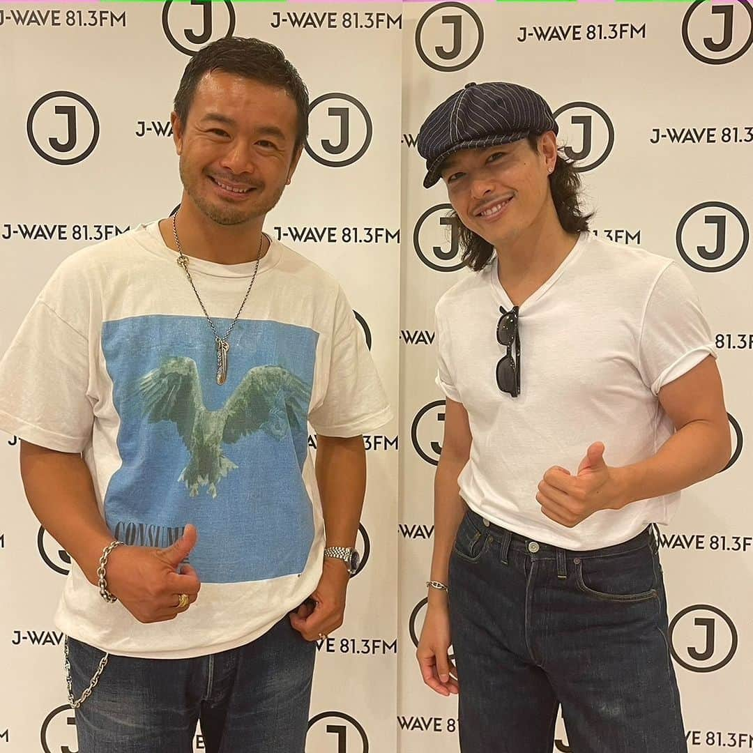 J-WAVEさんのインスタグラム写真 - (J-WAVEInstagram)「＼今市隆二のポッドキャスト番組がスタート🎙／  J-WAVEオリジナルポッドキャストにて 今市隆二（三代目J SOUL BROTHERS）の新番組、 『J-WAVE RYUJI IMAICHI VINTAGE ”R” IFE』がスタートします🎉  この番組のテーマは「ヴィンテージ」👖✨  ヴィンテージデニム、年代物の時計、クラシックカーなど、数多くのコレクターがいる奥深い世界を、今市隆二が掘り下げていきます。  初回配信は10月6日（金） 以降毎週金曜日に新着エピソードを更新予定！  今市隆二 コメント🎙 ￣￣￣￣￣￣￣￣￣￣ この度、J-WAVEが制作するオリジナルポッドキャストで “ヴィンテージ"をテーマに新番組『J-WAVE RYUJI IMAICHI VINTAGE ”R” IFE』がスタートします。  ヴィンテージデニムを始めヴィンテージの世界に魅了された１人として、この番組を通して発信や掘り下げをしていければと思います。初心者の方からコレクターの方まで楽しんでもらえることを意識して放送していきます。  是非楽しんで下さい！  10月のトークテーマ🎙 ￣￣￣￣￣￣￣￣￣￣ 「ヴィンテージ・デニム・ジーンズ」。  ゲストに、原宿の老舗古着屋「BerBerJin（ベルベルジン）」のディレクター・藤原 裕さんをお迎え。  デニムジーンズの起源のお話から、ヴィンテージ・デニム・ジーンズのブームのお話、さらには藤原さんとデニムジーンズにまつわるマル秘エピソードなど、ヴィンテージデニム好きから初心者まで唸る内容満載でお届けします。  どうぞお楽しみに✨  #今市隆二 @jsbryuji_official #三代目JSOULBROTHERS」10月1日 13時00分 - jwave813