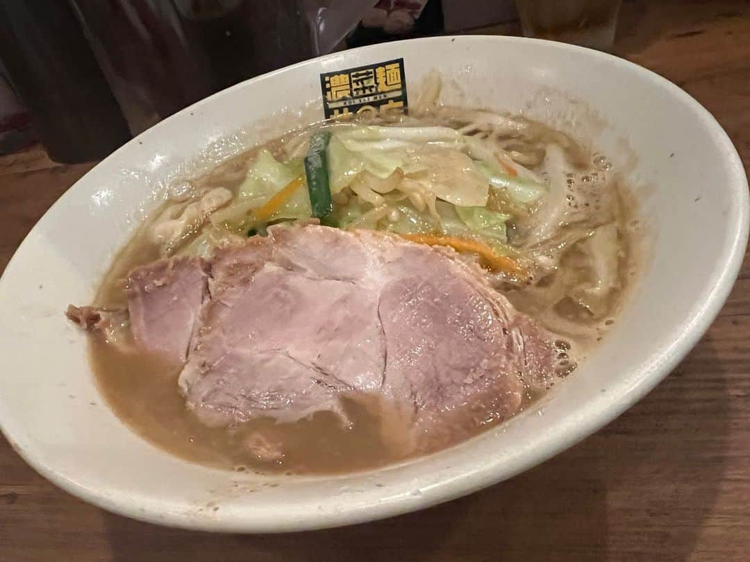 黒咲ななのインスタグラム：「. . 久々にこっち系のラーメンたべた🍜  . 麺半分にしてしっかりライスも食べました😋  、 、 やっぱ白米だよね✌️ . あ、最近家系食べてないなぁ🤔 家系不足🍜 . . #ラーメン#井の庄#濃菜麺#練馬 #練馬グルメ #練馬ラーメン#練馬ランチ #練馬ディナー#練馬駅 ##ラーメン屋  #ラーメンインスタグラマー #ラーメン女子 #ラーメン部#ラー活」