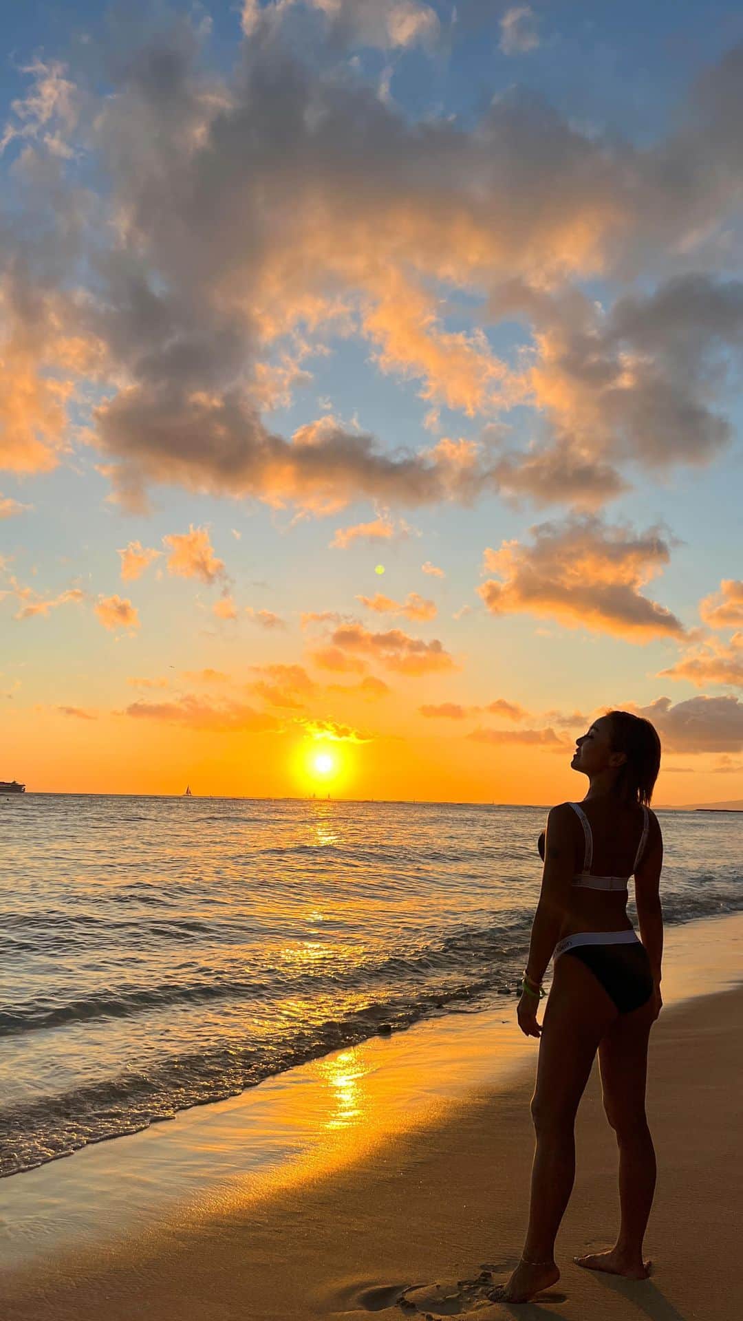 Nazukiのインスタグラム：「✨ハワイサンセットから ゲリラインスタLIVE✨ 🏝️🌺」