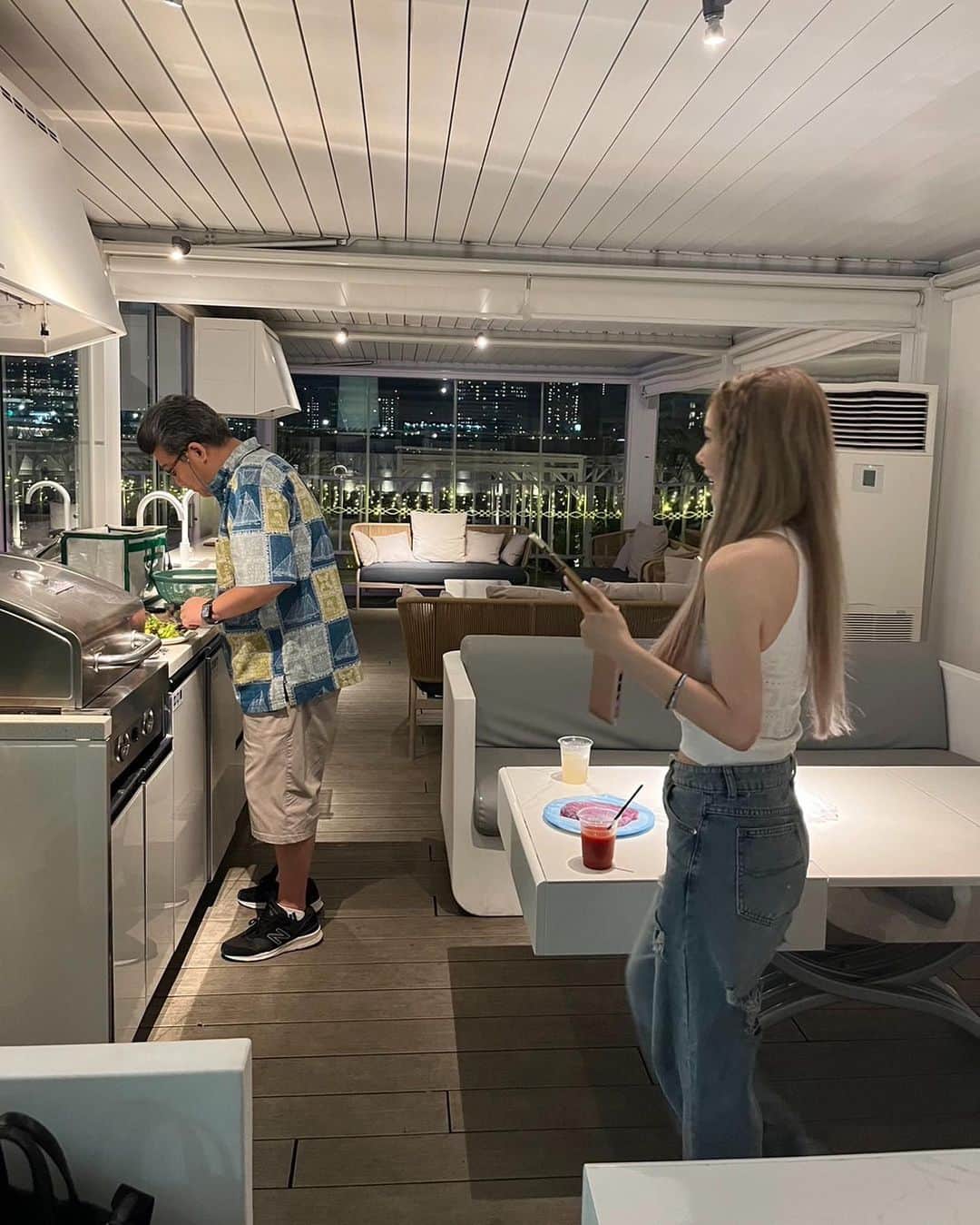 森藤恵美さんのインスタグラム写真 - (森藤恵美Instagram)「夏が終わる前にBBQに行けた🍖🔥☺️ 美味しいお肉や魚介を食べ、沢山話してまったりして、次はどこ行こうか✨って計画を練った🎶😊👍  #bbq #いつものメンバー #BBQ仲間 #ディズニー仲間 #bff」10月1日 13時32分 - emi_morifuji
