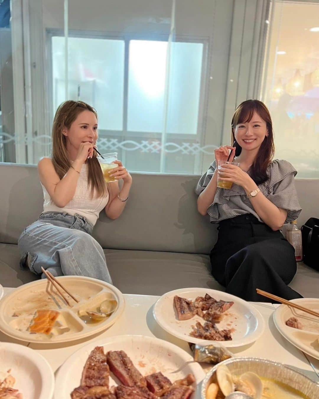 森藤恵美のインスタグラム：「夏が終わる前にBBQに行けた🍖🔥☺️ 美味しいお肉や魚介を食べ、沢山話してまったりして、次はどこ行こうか✨って計画を練った🎶😊👍  #bbq #いつものメンバー #BBQ仲間 #ディズニー仲間 #bff」