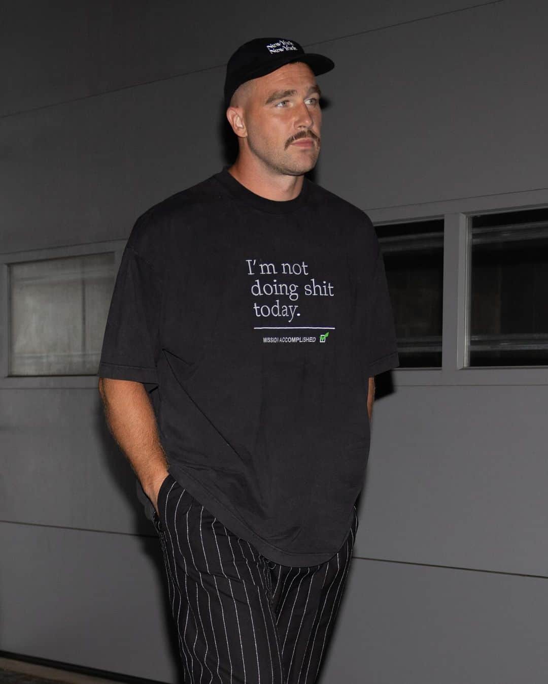 Just Jaredさんのインスタグラム写真 - (Just JaredInstagram)「Travis Kelce sends a message with his shirt while stepping out for dinner in New York City on Saturday night. He was seen separately from Taylor Swift, who went out for dinner with some of his friends that evening. More on JustJared.com right now! #TravisKelce Photos: Splash」10月1日 13時42分 - justjared