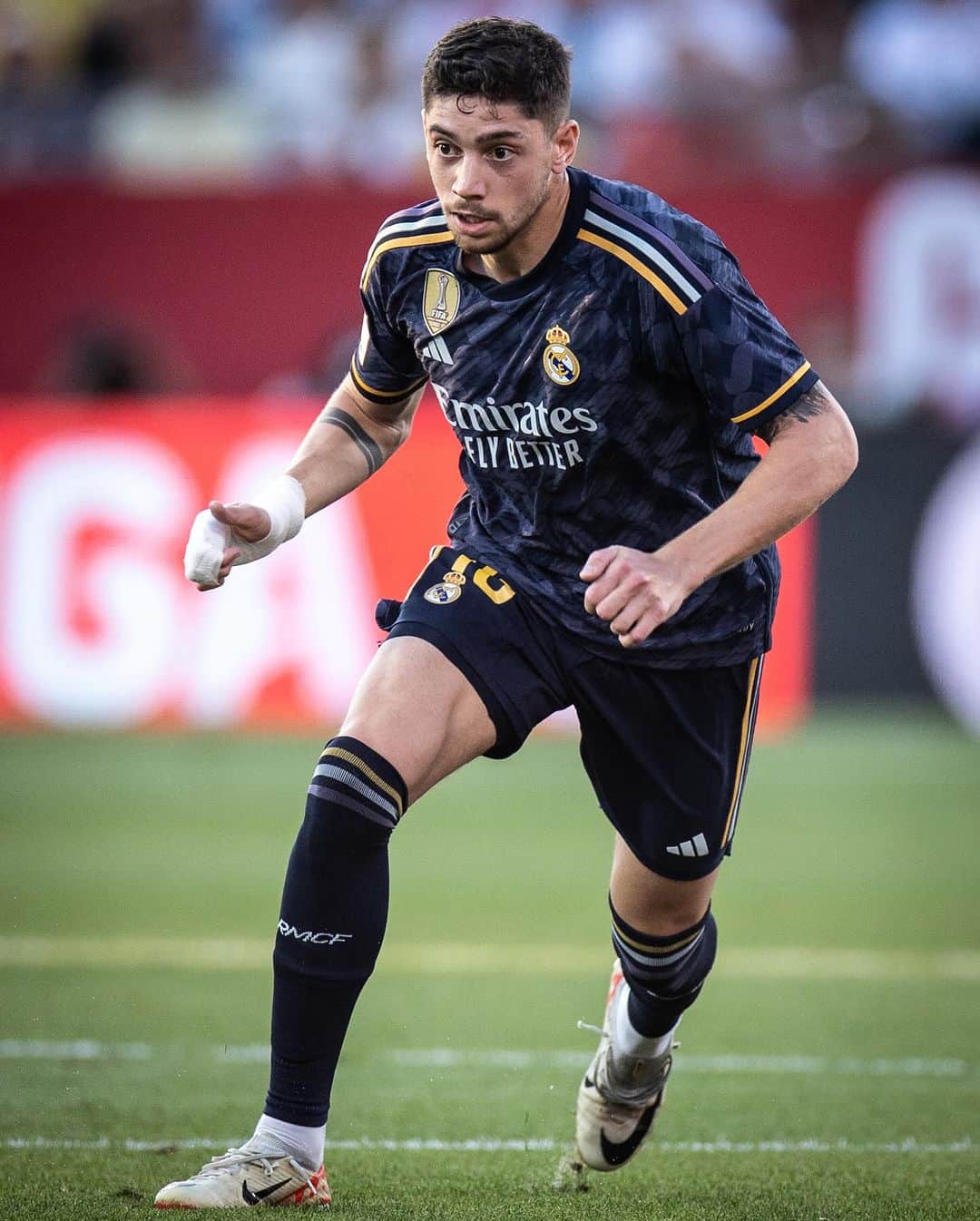 のインスタグラム：「Seguimos ⚔️  #HalaMadrid y nada más 🤍」