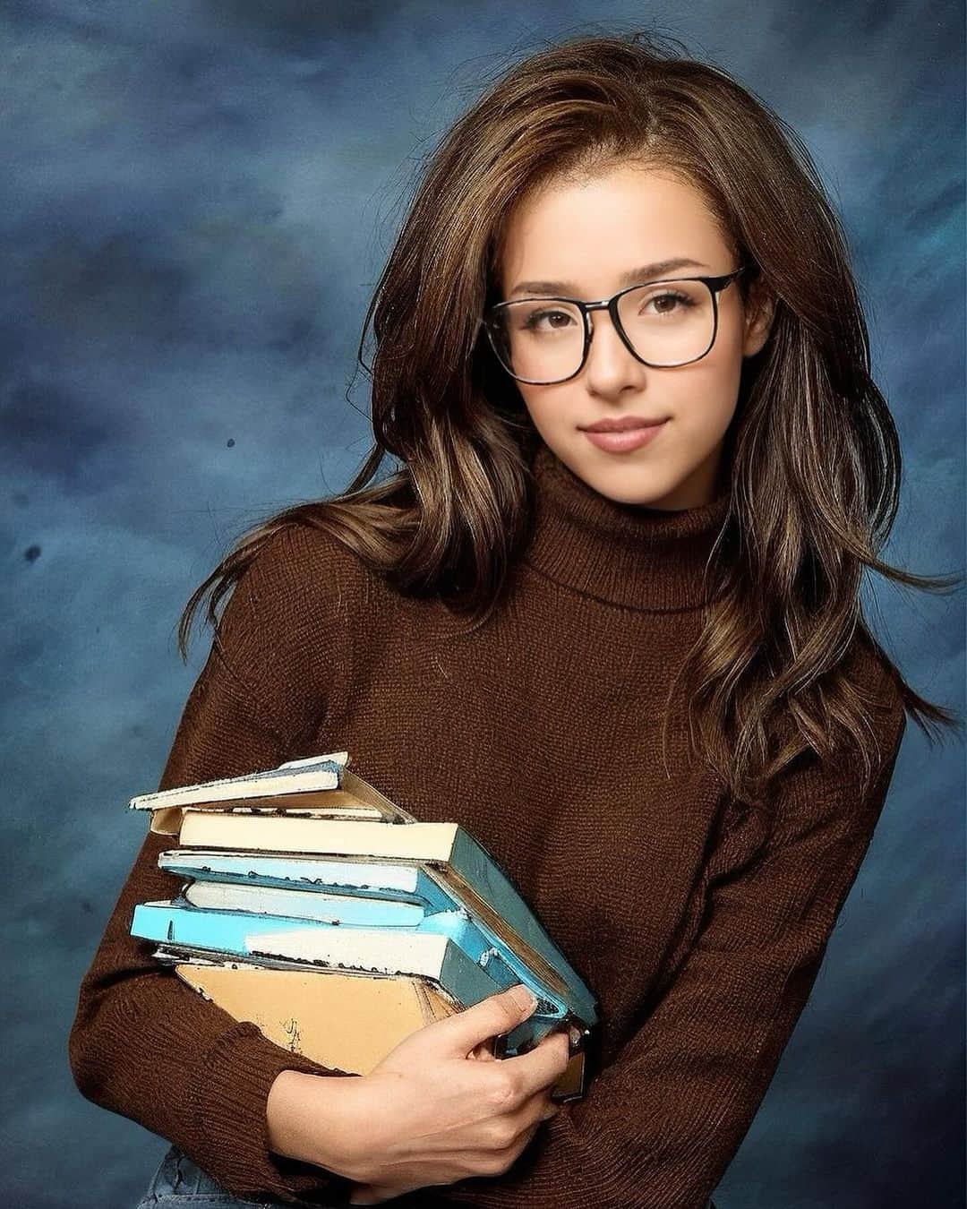 Pokimaneさんのインスタグラム写真 - (PokimaneInstagram)「finally got my yearbook photos back, which is ur fav 1-10? 🤓📚💚」10月1日 5時24分 - pokimanelol