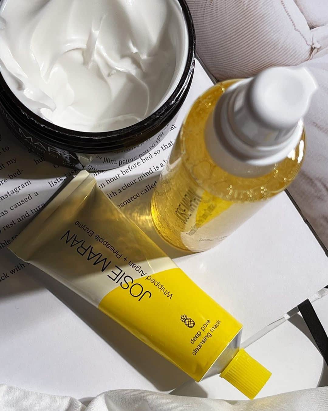 ジョジー・マランのインスタグラム：「The triple threat to hydrate, exfoliate, and cleanse by @aj_sensitive_skincare ✨」