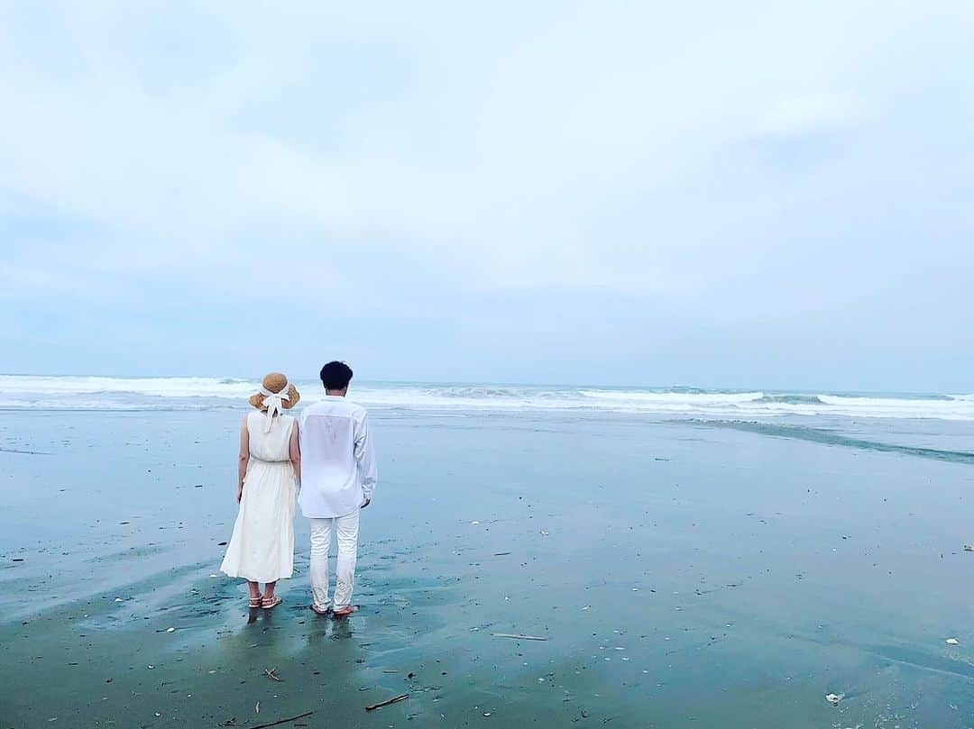 松永一哉のインスタグラム：「星屑の庭のMusic Videoが公開されました youtu.be/mCRylSaNTw8  浮世も常世も紙一重故に 何処に在っても想いは変わらず 星屑が瞬く箱庭で とこしえに照らし合おう  そんな唄です  多くの方々に届くのなら そんな嬉しいことはありません  大切な人を想って見てね  Director:久道成光 Actor:涼本奈緒 ーーーーーーーーーーーーーー 本編の映像美において 合成技術は一切使用せず 全てがリアルで行われた 今回も体当たりの挑戦だらけ  毎度無茶を言う俺なのに それを実現する久道じゃなきゃあ 出来ないよなと嬉しくなる  Crewseから一年  きらきら輝いたお星さまにも 俺たちの想いと作品が届くといいな  ーーーーーーーーーーーー 星屑の庭のロケ地協力いただいた つくばエキスポセンター様の ホームページにも掲載いただきました  https://www.expocenter.or.jp/topics/detail/id=2798  地元茨城の有名な施設で 撮影出来たことも本当に嬉しいです☺️  担当者さまのおかげで素敵な映像になりました！ ありがとうございました🌌」