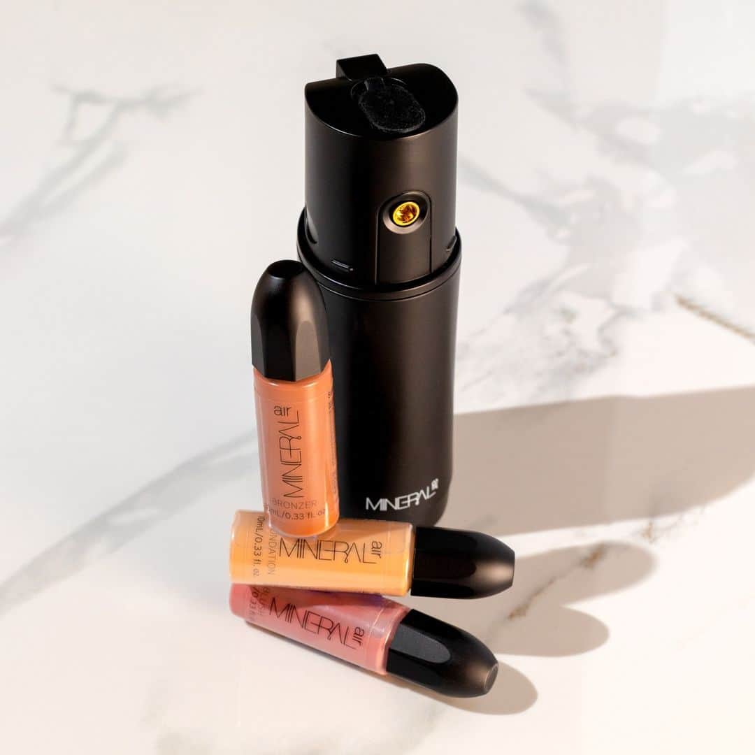 Mineral Airのインスタグラム：「One device really can handle your foundation, blush & bronzer with no need to touch your face or use extra tools. We like to keep it easy, hygienic & convenient 💁‍♀️」