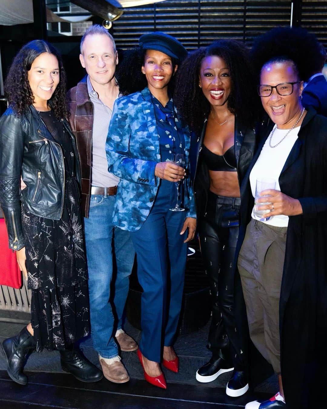 トム・ベリカのインスタグラム：「Celebrating the release of #thefifthchapter album…the outstanding @beverleyknight! #amazingvoice  @kiraleansin @goldarosheuvel @karasmith11 @djmunro  #LastOneonMyMind」
