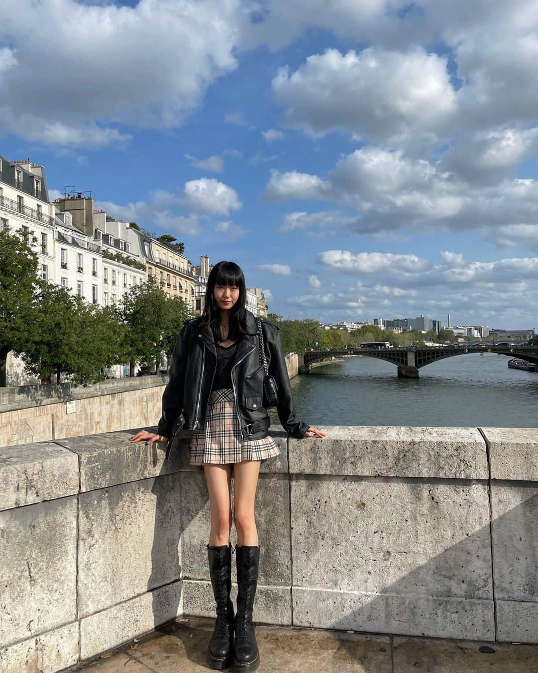 小田鈴音さんのインスタグラム写真 - (小田鈴音Instagram)「. feel here’s like a second home to me,love Paris 🫶🏻」10月1日 6時43分 - suzuneoda