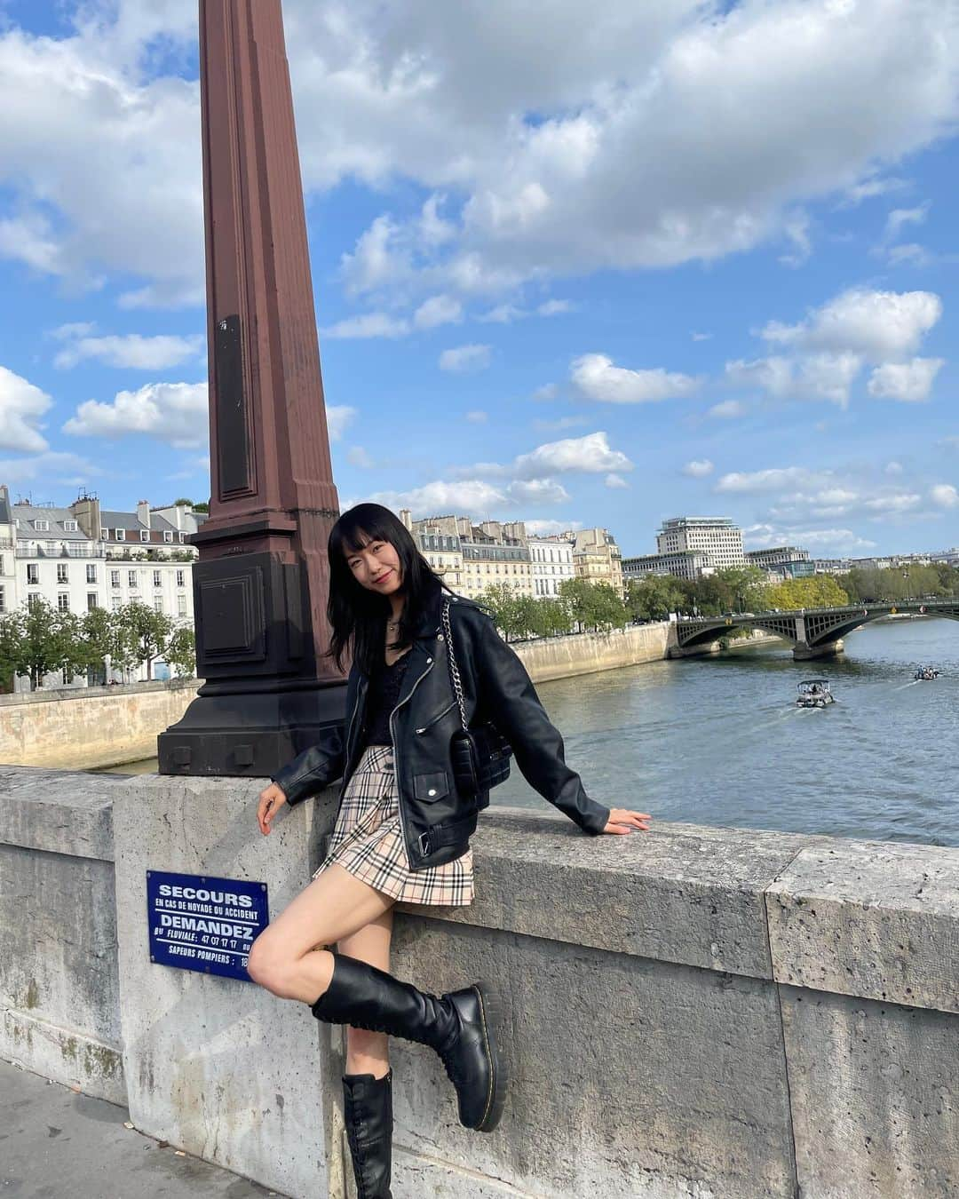 小田鈴音さんのインスタグラム写真 - (小田鈴音Instagram)「. feel here’s like a second home to me,love Paris 🫶🏻」10月1日 6時43分 - suzuneoda