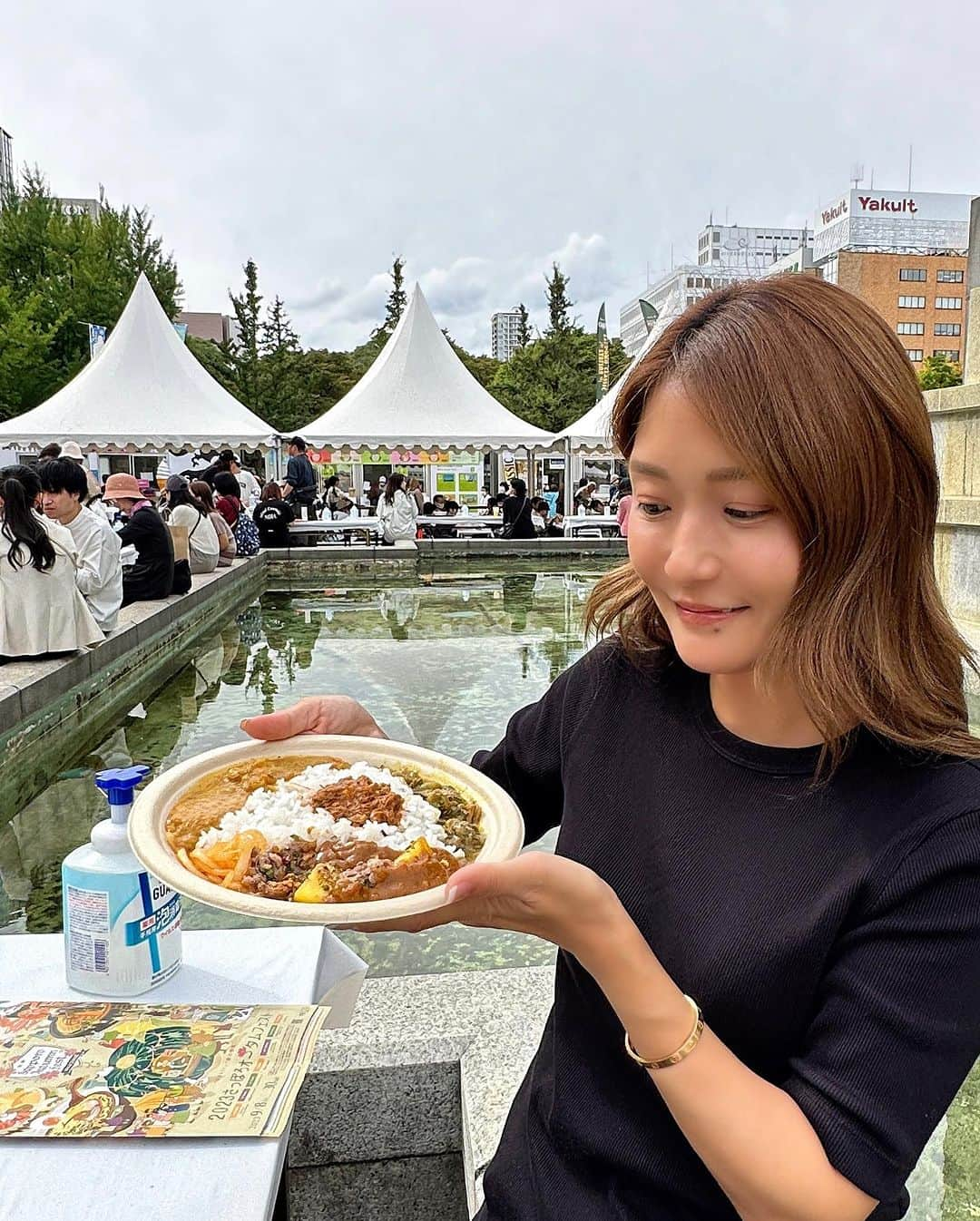 Sayaka.Mさんのインスタグラム写真 - (Sayaka.MInstagram)「. #オータムフェスト での @sapporo_curry_kingdom  #カリーキングダム の様子😄🫶  今年はナホカリーのお手伝いもさせて貰い 4種のカレーも2回食べれて大満足  28日には @biryani_doo3 の #マサラドーサ も食べたし😋 美味しくて2個食べしました💞  気になっていたけど今まで 食べるタイミングが無かったカレー🍛も 今回色々吸収、美味しかったです  来年も楽しみ👌  ┈┈┈┈┈┈┈┈┈┈┈┈┈┈┈┈┈┈┈┈ 北海道を発信✐☡ グルメ / 観光 / 新店情報  ◍ 食べ歩きは #sayaka動画 ◍ 使用品やオススメは楽天roomに掲載中 ◍tiktok🆔グルメは@insta.sayaka 　プロフィール欄の下にリンク ┈┈┈┈┈┈┈┈┈┈┈┈┈┈┈┈┈┈┈┈  #大通りグルメ #大通り #大通り公園 #大通りランチ #札幌グルメ #札幌ランチ #札幌観光 #カレー #カレー部 #カレースタグラム #curry #カレーは飲み物」10月1日 7時37分 - insta.sayaka