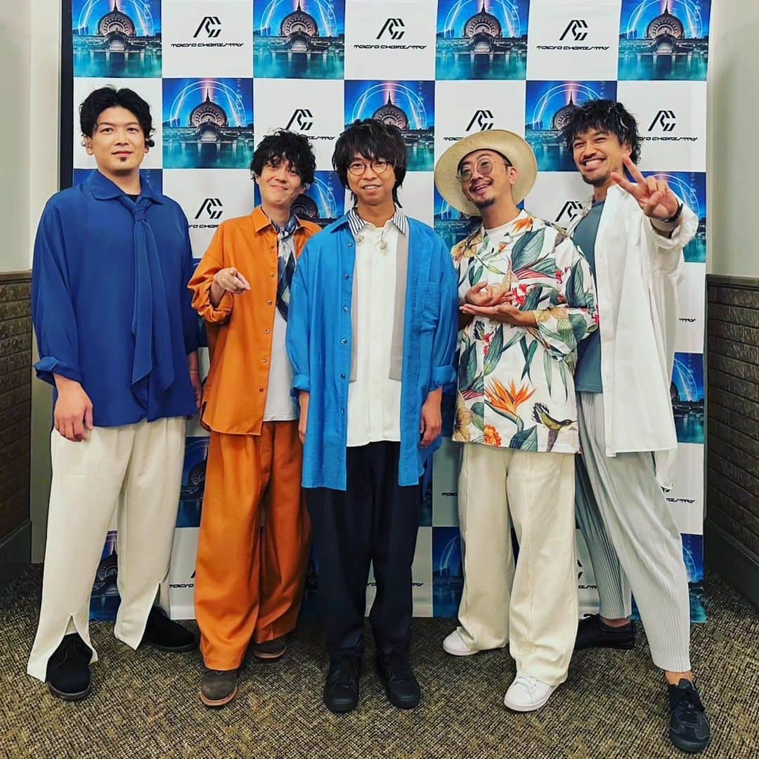 横山祐介さんのインスタグラム写真 - (横山祐介Instagram)「🥁2023.9.30📸 TOKYO CHEMISTRY 厳かな空気と光の中で この場所らしい選曲でお届けしました。  <setlist> M1.風 M2.恋だろ M3.別の人の彼女になったよ M4.東京  トリのアイナ・ジ・エンドさんまで堪能させてもらったのだけど、アイナさんのパフォーマンスはもちろんのこと、しょーこさんのベースはめちゃくちゃ気持ちいいし、大井さんのドラムは美しいし、、、 大変贅沢な時間でございました。  #TOKYOCHEMISTRY #wacci #gretschdrums  #meinlcymbals  #promarksticks  #evansdrumheads  #drums #drummer #drumlife  #drumuniversity #drumstagram」10月1日 7時45分 - yan_drums_wacci