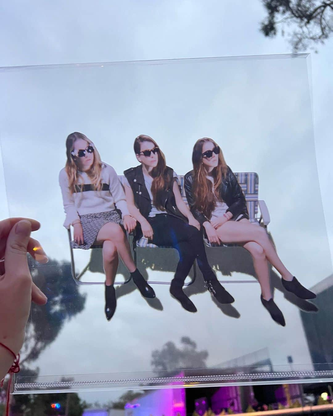 ハイムさんのインスタグラム写真 - (ハイムInstagram)「days are gone 10 year anniversary reissue OUT NOW 🥹 are you crying?」10月1日 7時47分 - haimtheband